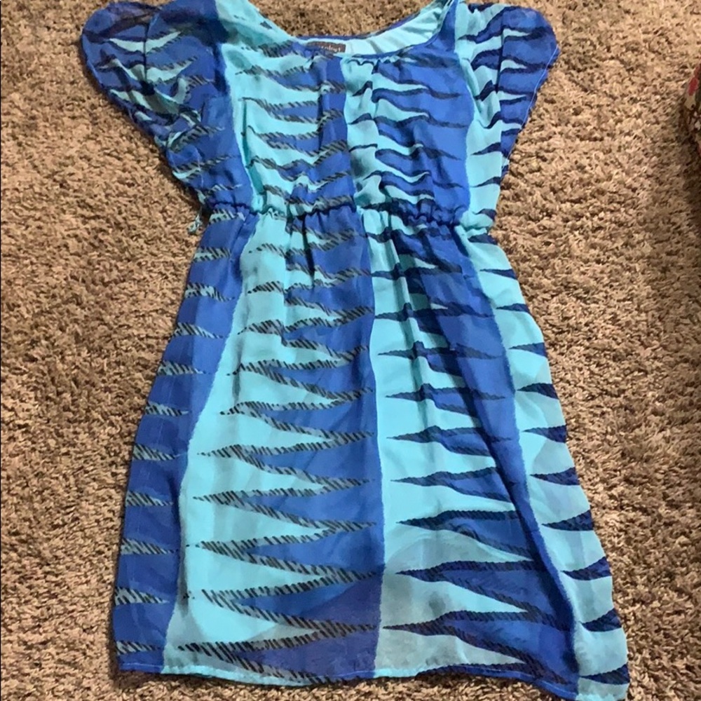 Dress - Picture 2 of 4